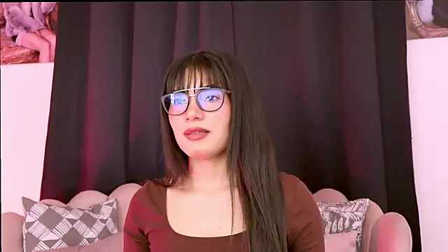 dakotacollins  online show from 04.09.26