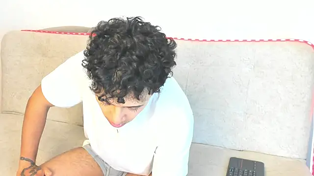 Snapshot of _Alex_Colton chatting on 04.21.26 Alex Colton online show from 04.21.26