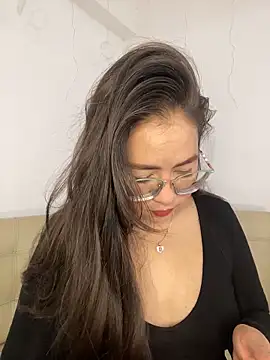 Snapshot of alisbloom chatting on 02.19.26 alisbloom online show from 02.19.26