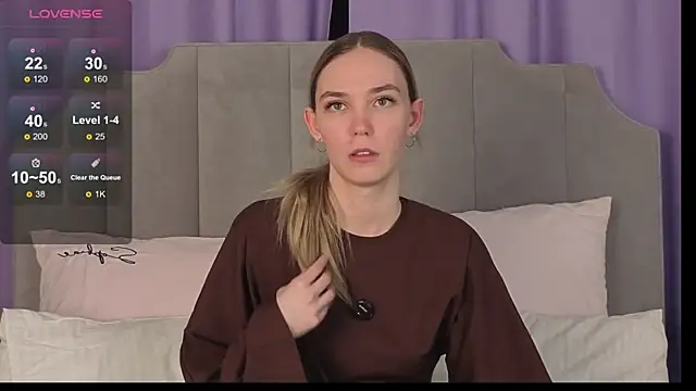 NikkiRyx online show from 04.02.26