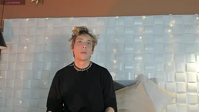 Snapshot of DannyParker_ chatting on 02.10.26 DannyParker online show from 02.10.26