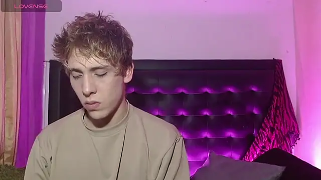 DannyParker  online show from 05.05.26