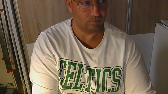 Snapshot of VanillaTime78-Jorge chatting on 05.31.26 VanillaTime78-Jorge online show from 05.31.26