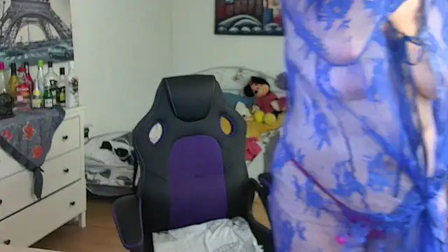 Sylly online show from 03.16.25