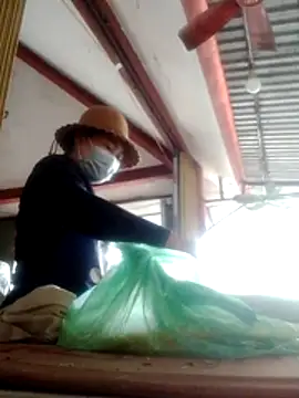 YIYI-502 online show from 02.01.26