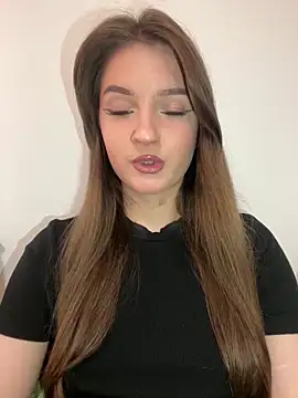 Green eyes lady online show from 04.27.26