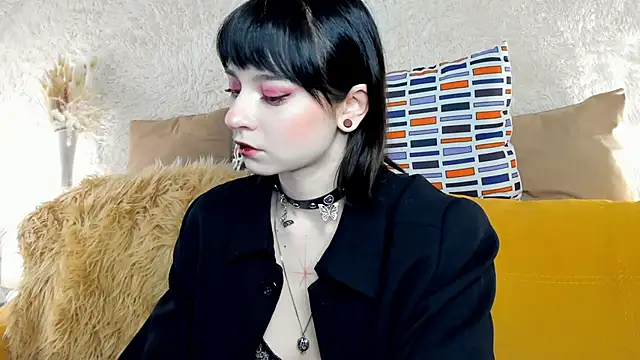 Scarle Whisper online show from 02.08.26