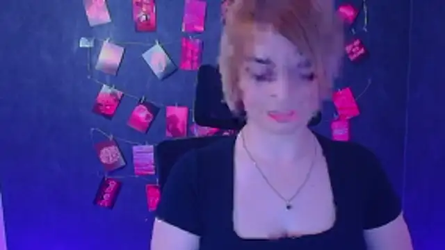 Snapshot of CuttieEmma chatting on 04.18.26 CuttieEmma online show from 04.18.26