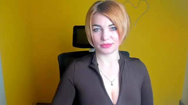 Snapshot of CuttieEmma chatting on 04.24.26 CuttieEmma online show from 04.24.26