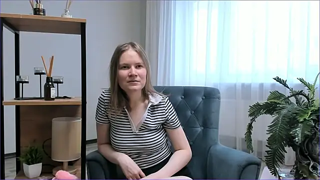 Snapshot of CleliaRostek chatting on 02.15.26 CleliaRostek online show from 02.15.26