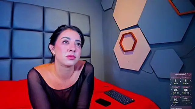 CORAL FOX online show from 04.10.26