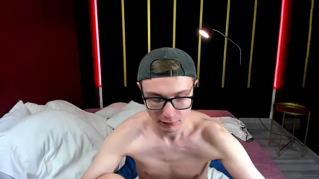 Snapshot of Emmit_Barker chatting on 06.25.26 Emmit Barker online show from 06.25.26