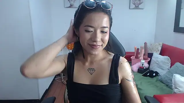 Lynn turner online show from 04.13.26