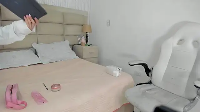 Snapshot of GemmaBrown chatting on 02.21.26 GemmaBrown online show from 02.21.26