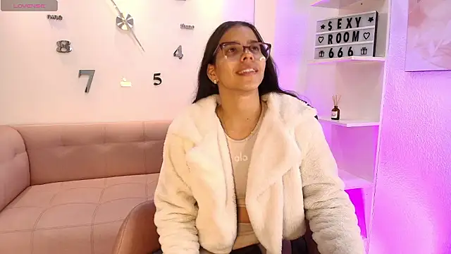 Snapshot of Luna_Millers chatting on 02.11.26 Luna Millers online show from 02.11.26