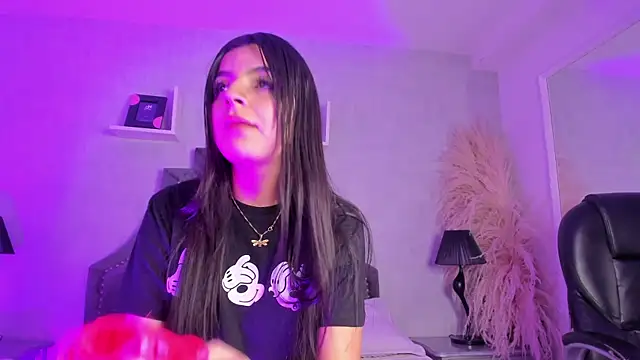 Snapshot of KarelyMitchel chatting on 02.21.26 KarelyMitchel online show from 02.21.26