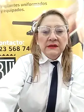 Snapshot of JULIETA_21- chatting on 04.30.26 JULIETA 21- online show from 04.30.26