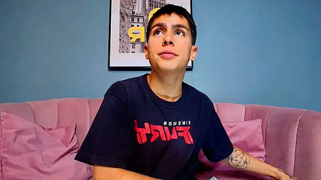 Snapshot of Aron_pulse chatting on 02.25.26 Aron pulse online show from 02.25.26