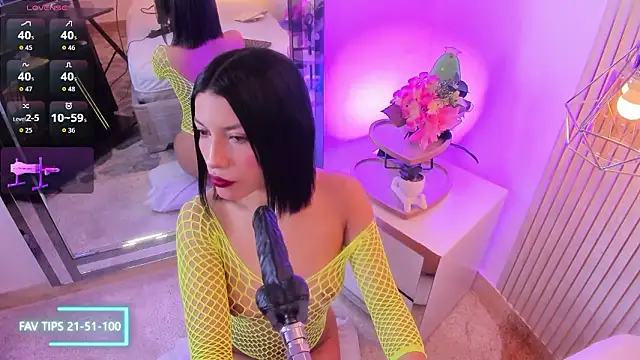 Snapshot of IsabellaMendez_ chatting on 03.25.26 IsabellaMendez online show from 03.25.26