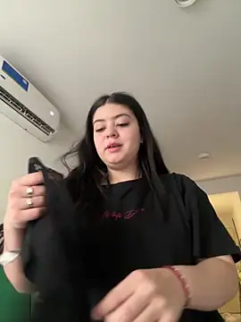 lolaaculaa online show from 04.28.26