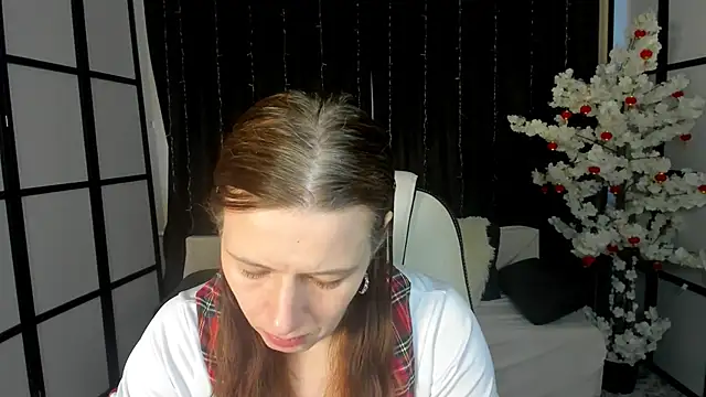 Snapshot of Kathrine_Meyer chatting on 04.21.26 Kathrine Meyer online show from 04.21.26