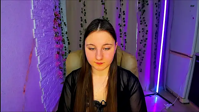 EvaxCharm online show from 02.11.26