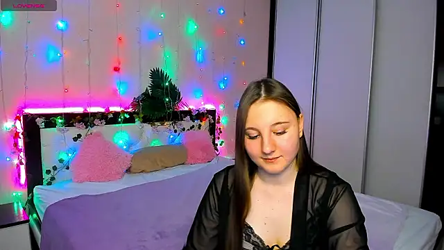 EvaxCharm online show from 02.12.26