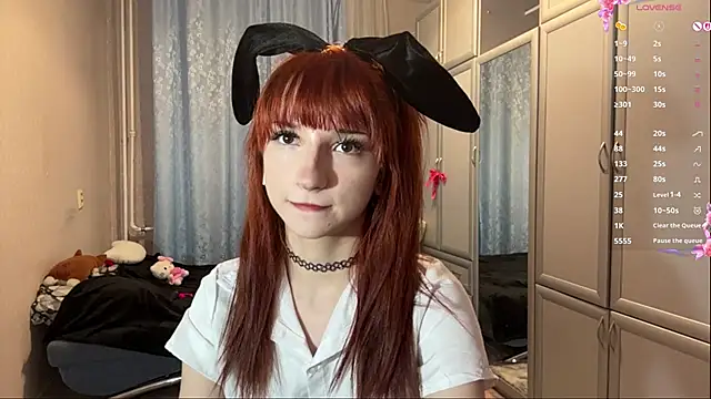 UrBabeLuna online show from 04.03.26