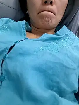 Snapshot of Baby-loveass69 chatting on 02.01.26 Baby-loveass69 online show from 02.01.26