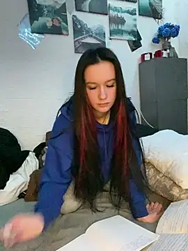 Carolina G0lden online show from 04.20.26