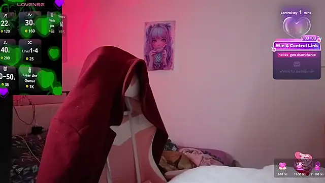 Snapshot of lunatigre4 chatting on 02.14.26 lunatigre4 online show from 02.14.26