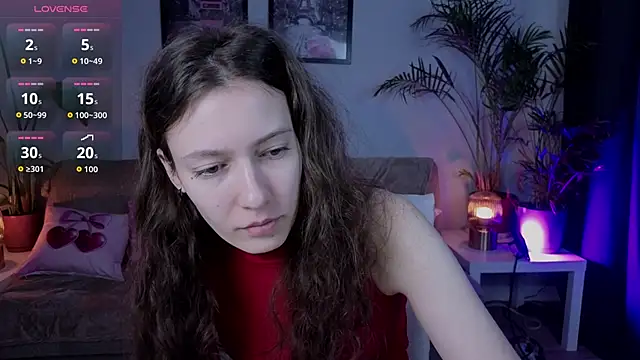 Snapshot of VioletaBloom chatting on 02.14.26 VioletaBloom online show from 02.14.26