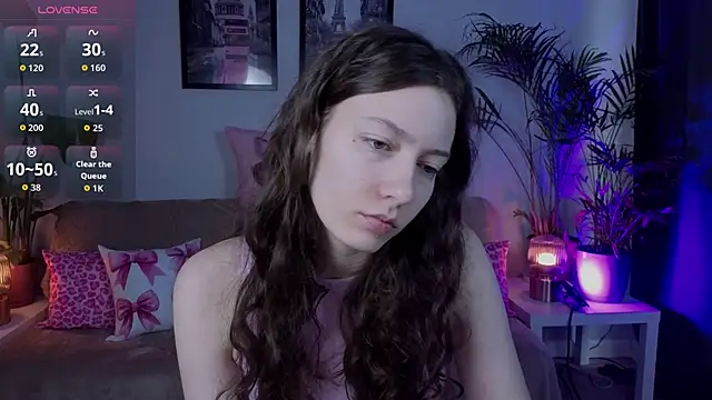 Snapshot of VioletaBloom chatting on 02.22.26 VioletaBloom online show from 02.22.26