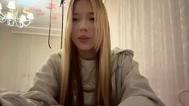 Snapshot of IvyArmbrister chatting on 03.03.26 IvyArmbrister online show from 03.03.26