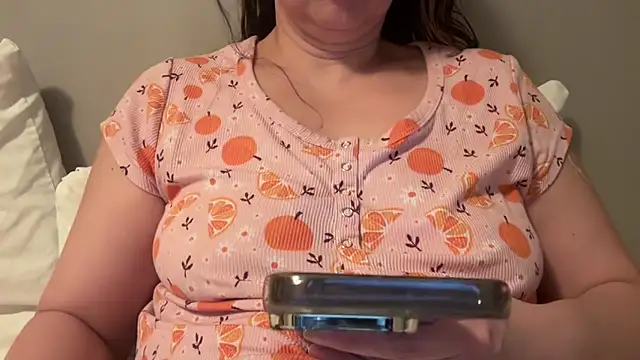 Snapshot of ShyFlameLive chatting on 02.01.26 ShyFlameLive online show from 02.01.26