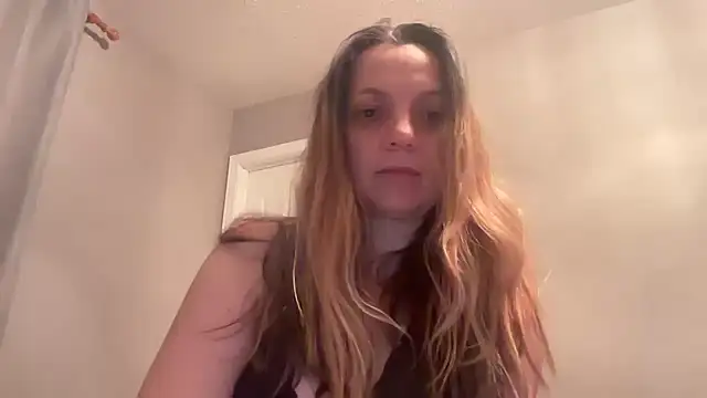 Snapshot of ShyFlameLive chatting on 05.06.26 ShyFlameLive online show from 05.06.26