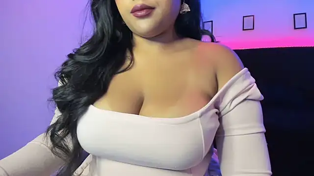 Snapshot of Kamala_Khan_Tx chatting on 04.27.26 Kamala Khan Tx online show from 04.27.26