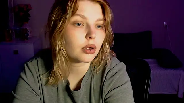 Snapshot of Ophelia_Ritz chatting on 05.10.26 Ophelia Ritz online show from 05.10.26