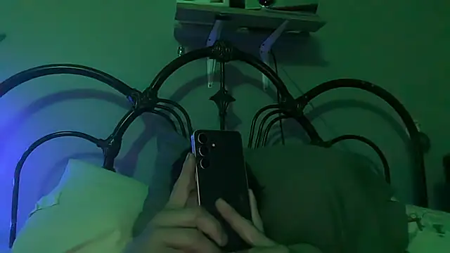 Snapshot of TrndSettr chatting on 07.13.26 TrndSettr online show from 07.13.26