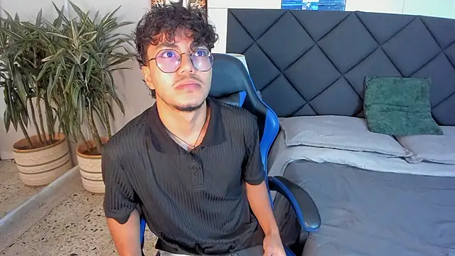 Snapshot of kai_storn chatting on 02.20.26 kai storn online show from 02.20.26