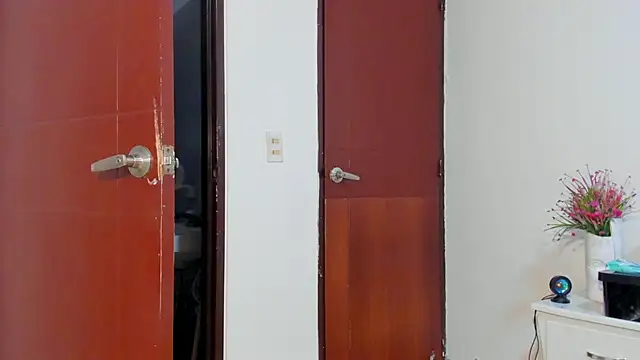 Jennifer Lee  online show from 02.04.26