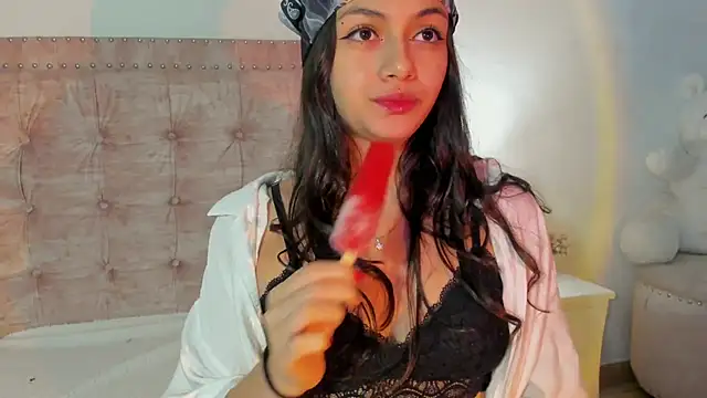 Jennifer Lee  online show from 02.17.26