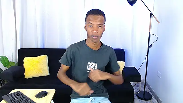 Snapshot of gusy_18 chatting on 02.17.26 gusy 18 online show from 02.17.26