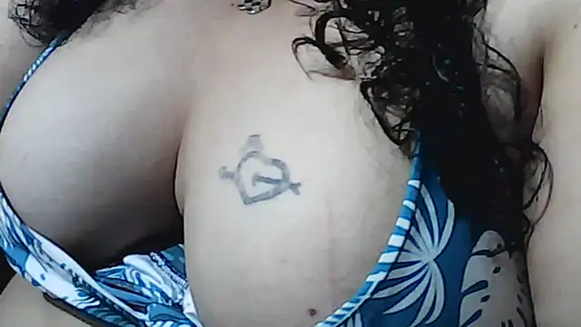 Snapshot of Danavane22 chatting on 02.21.26 Danavane22 online show from 02.21.26