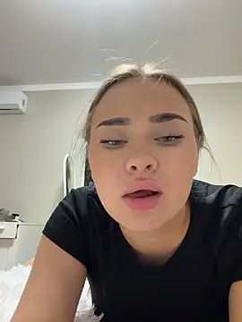 MonicaWestt online show from 04.06.26