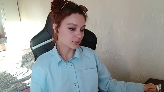 Snapshot of Eva_Avea chatting on 05.09.26 Eva Avea online show from 05.09.26