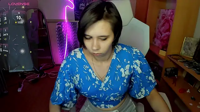 Scarlet Sirenn online show from 02.15.26