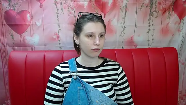 Snapshot of LilianaShine chatting on 04.30.26 LilianaShine online show from 04.30.26