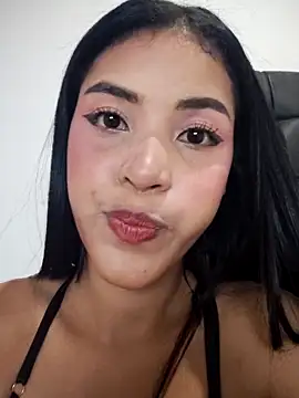 Snapshot of Luucia_09 chatting on 02.18.26 Luucia 09 online show from 02.18.26