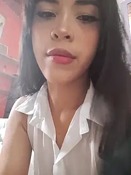 Snapshot of Luucia_09 chatting on 04.13.26 Luucia 09 online show from 04.13.26